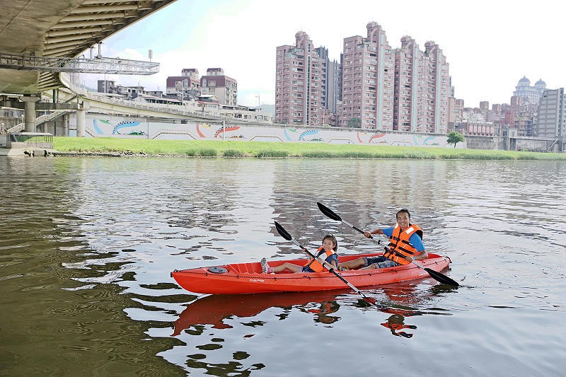 2015台北河岸音樂季「瘋狂一夏玩水趣」親水體驗活動(划獨木舟體驗)(結束營業)