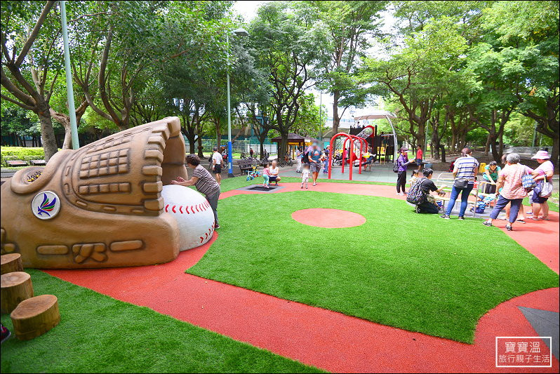 棒球主題共融式兒童遊戲場(新莊棒球主題遊戲場-*特色遊戲場)